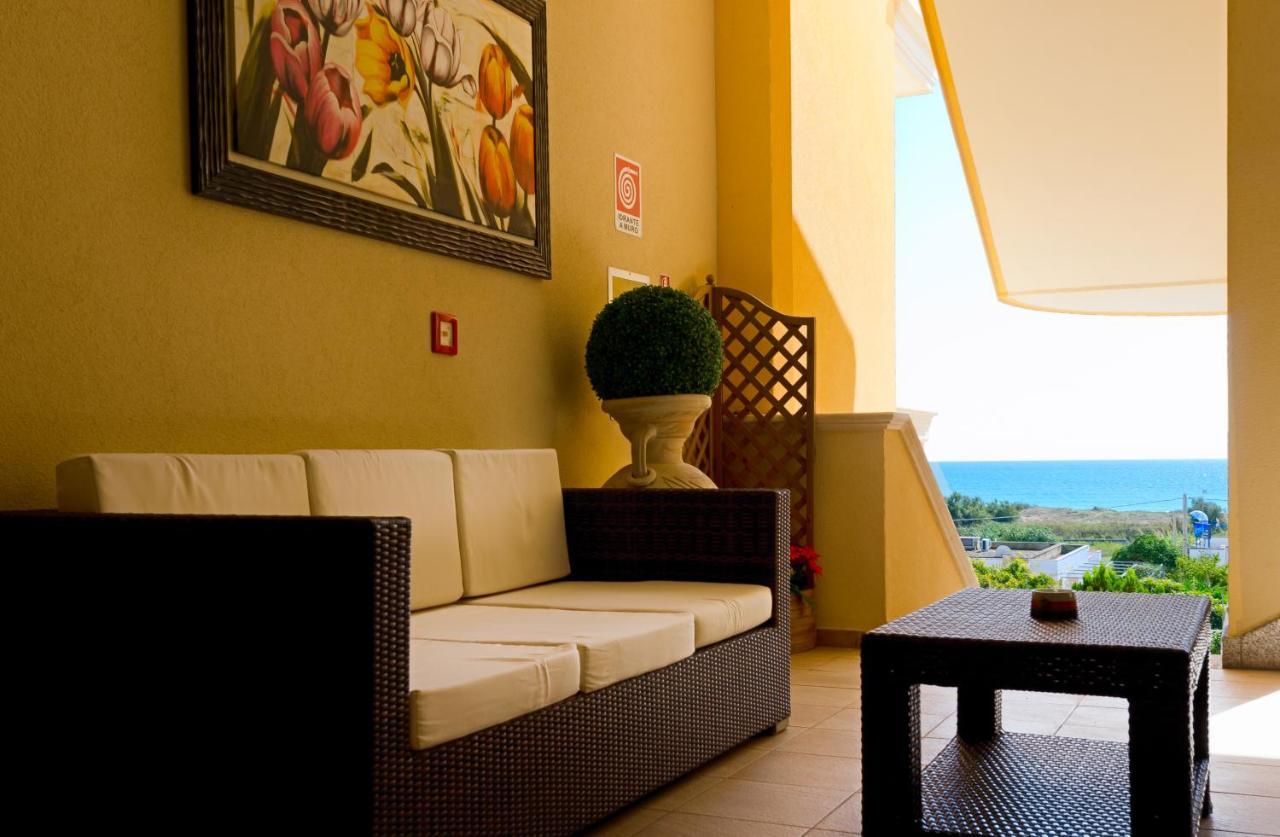 Hotel Salento Gold Beach 마리나 디 페스콜루스 외부 사진